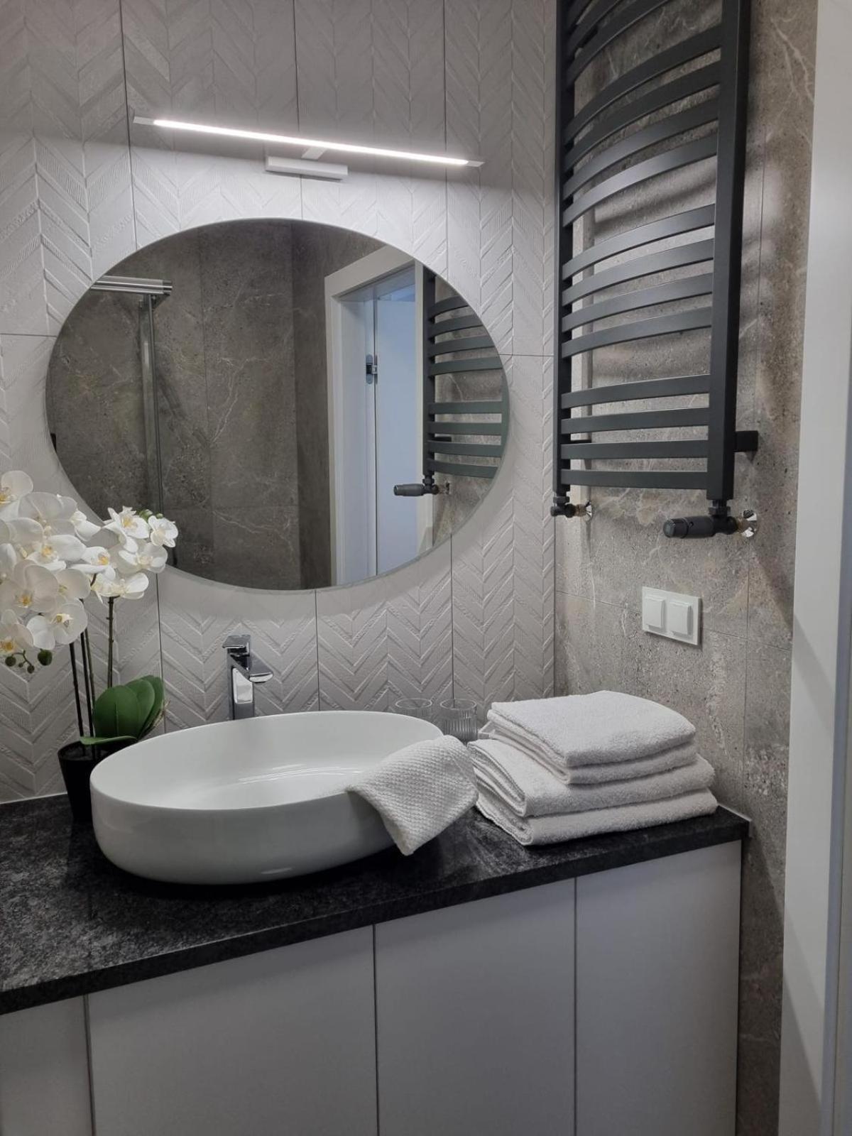 55 Z Miejscem W Garazu Apartment Torun